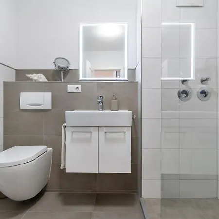 Inselblume 18 - Mit Meerblick & Galerie In Der Strandburg * Burgtiefe auf Fehmarn